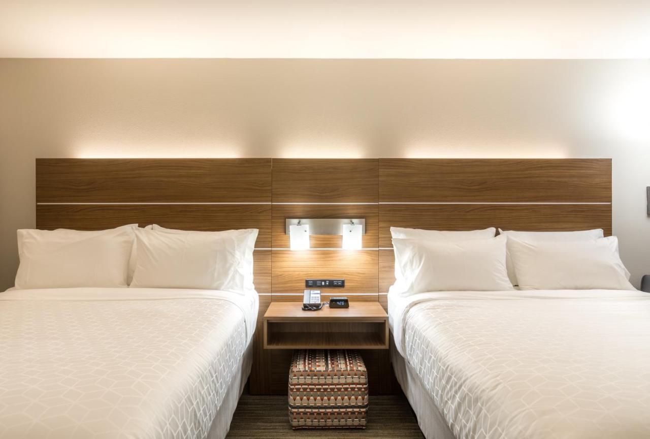 Holiday Inn Express & Suites Greenville S - Piedmont By Ihg Bagian luar foto