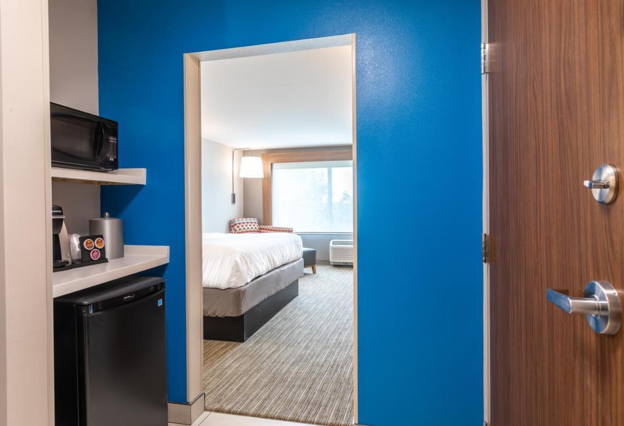 Holiday Inn Express & Suites Greenville S - Piedmont By Ihg Bagian luar foto