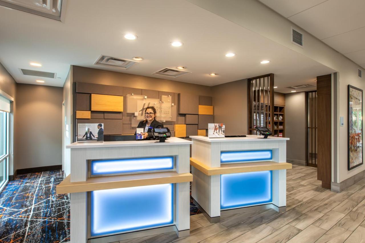 Holiday Inn Express & Suites Greenville S - Piedmont By Ihg Bagian luar foto