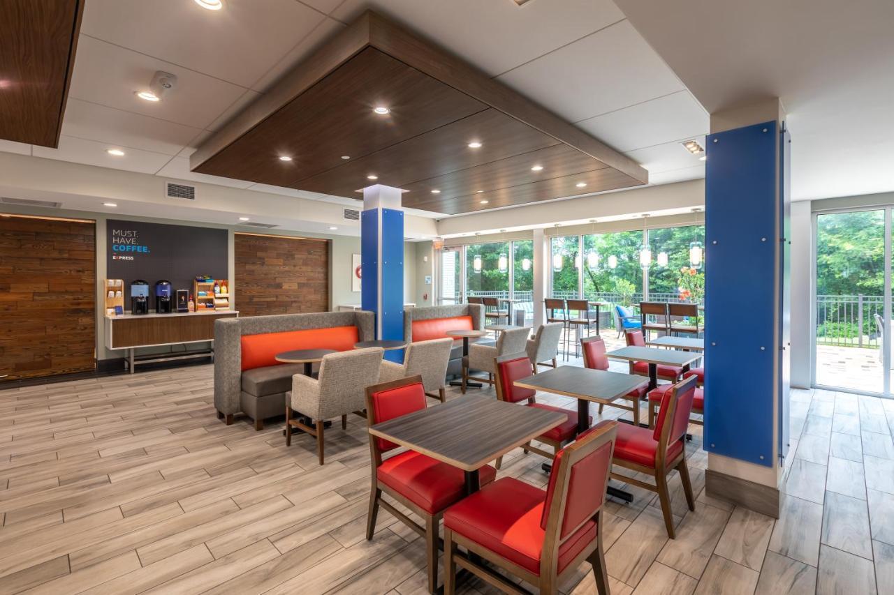 Holiday Inn Express & Suites Greenville S - Piedmont By Ihg Bagian luar foto